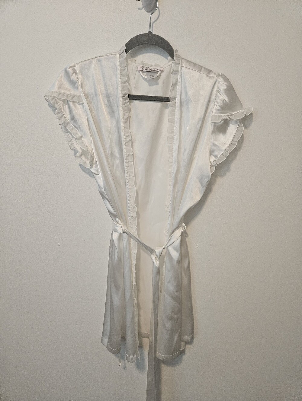Silky White Robe With Ruffles
